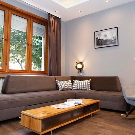 Central Sofia 3-Bedroom Apartment - Urban Art Gallery - Free Parking! Εξωτερικό φωτογραφία