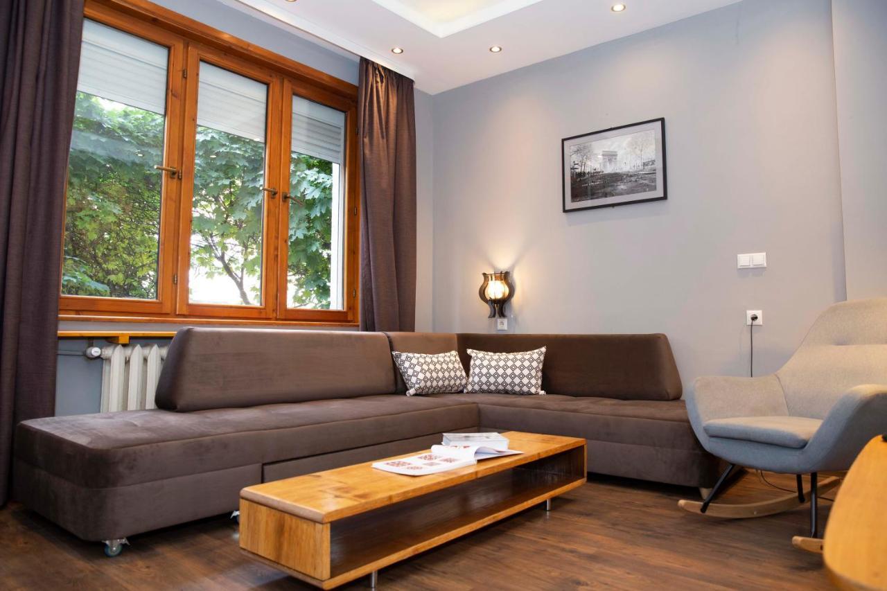Central Sofia 3-Bedroom Apartment - Urban Art Gallery - Free Parking! Εξωτερικό φωτογραφία