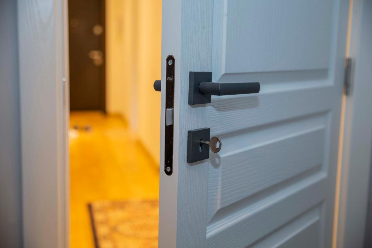 Central Sofia 3-Bedroom Apartment - Urban Art Gallery - Free Parking! Εξωτερικό φωτογραφία