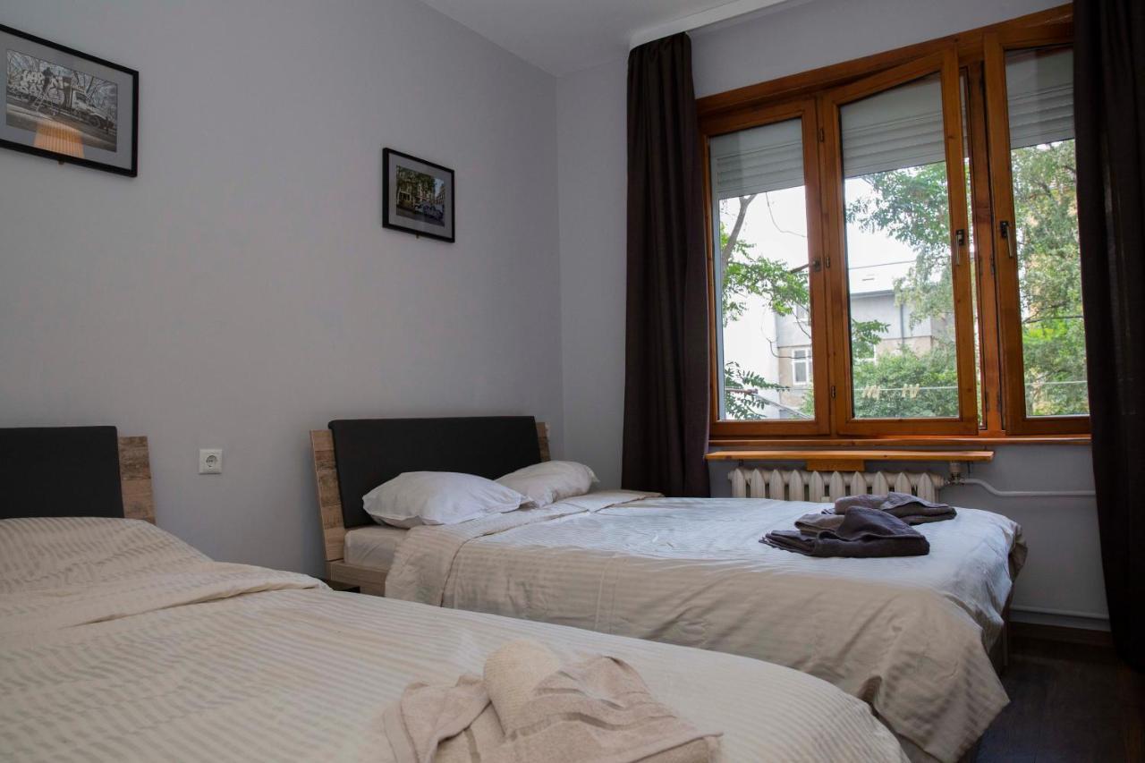 Central Sofia 3-Bedroom Apartment - Urban Art Gallery - Free Parking! Εξωτερικό φωτογραφία